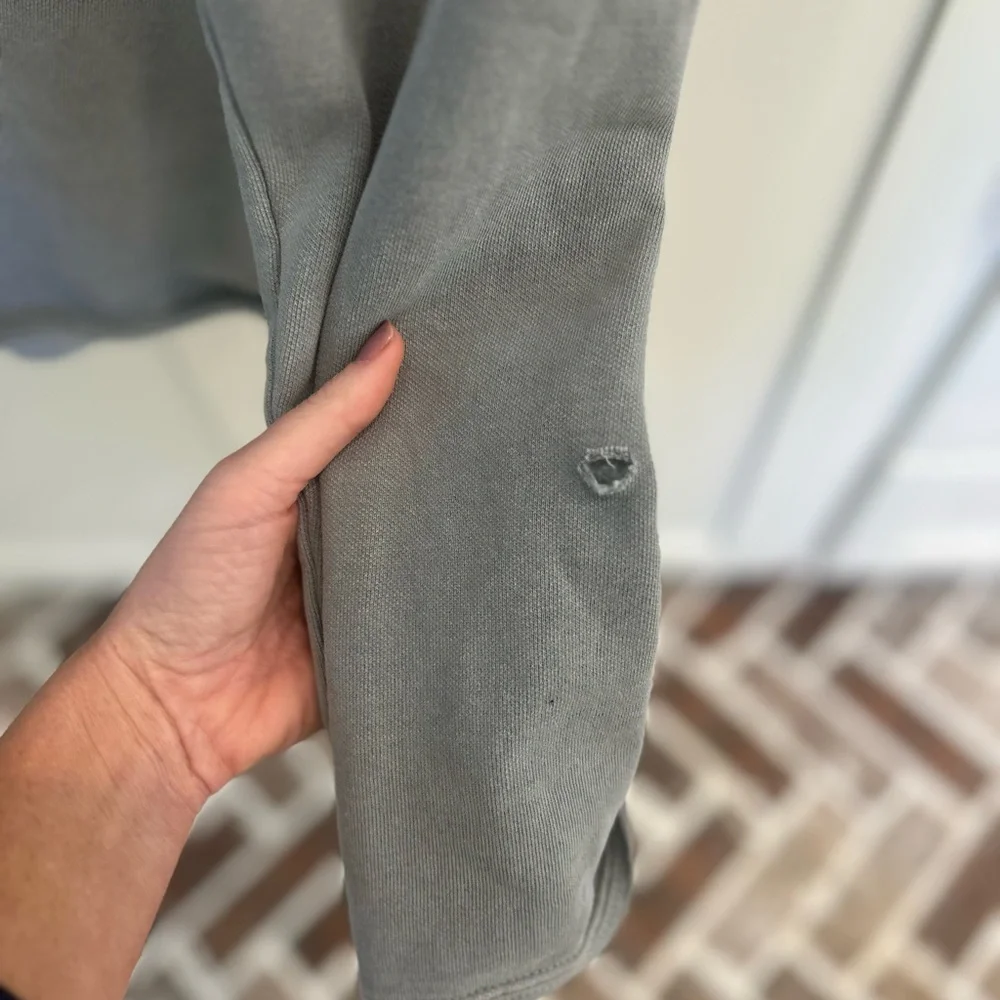 Unk Women's Gray Sweatshirt with Heart Design - Picture 5 of 8